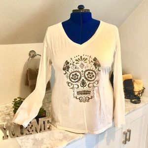 Long-sleeve skull t-shirt
